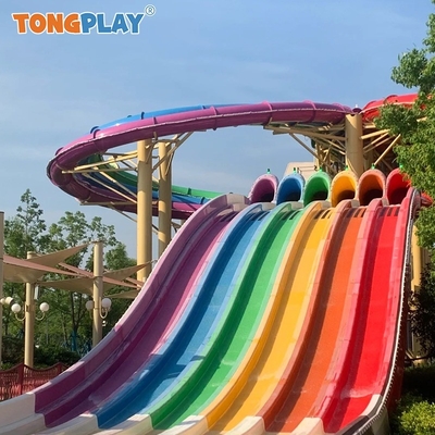 Slide aquatiche multiplici di arcobaleno di divertimento all'aperto